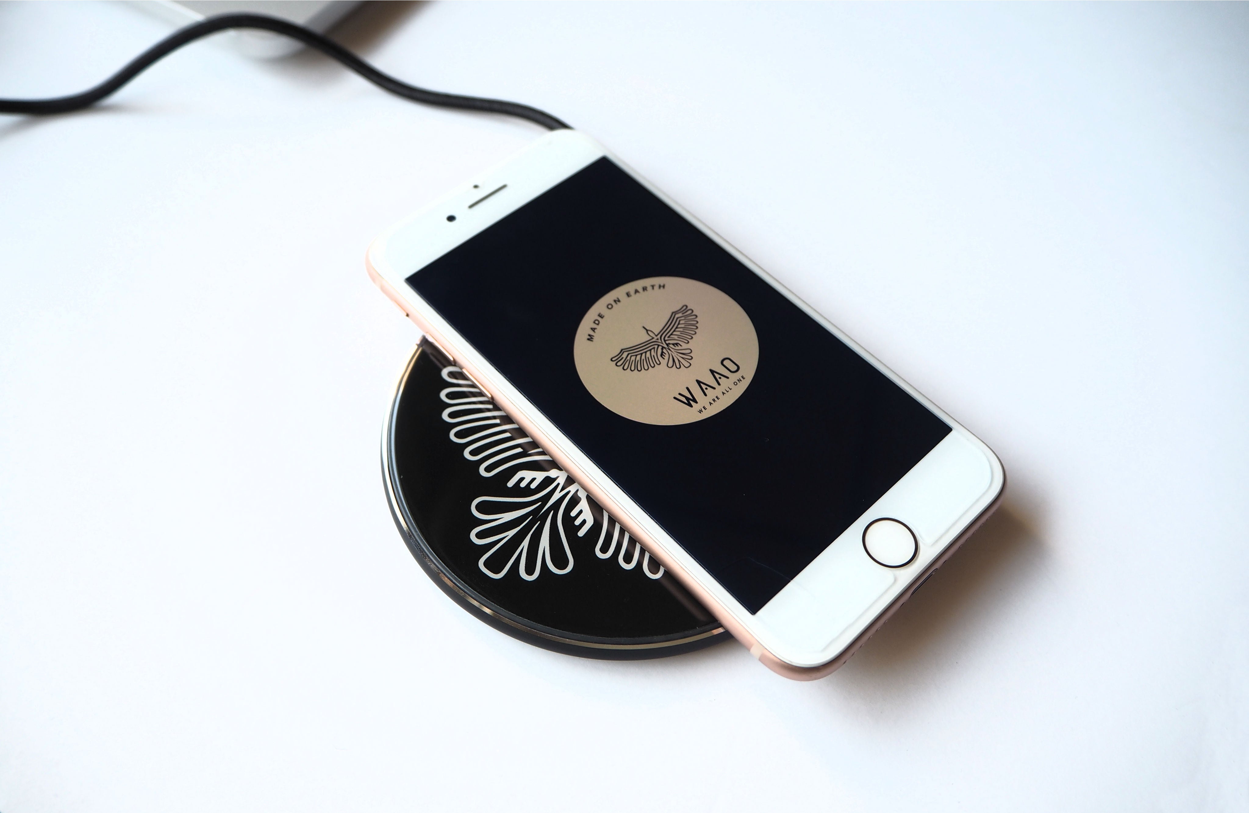 WAAO Black LED Wireless Charger